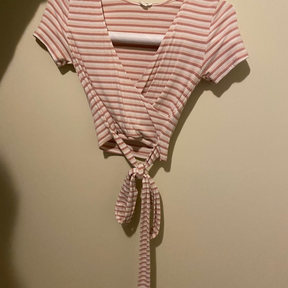 Garage tie crop top - Picture 1 of 2